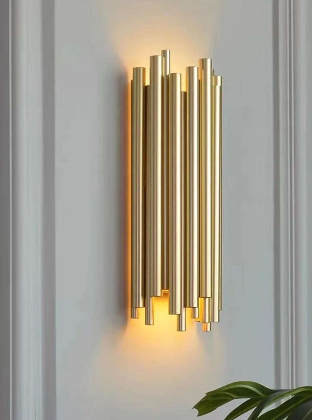 Moderne messing buis wandlamp