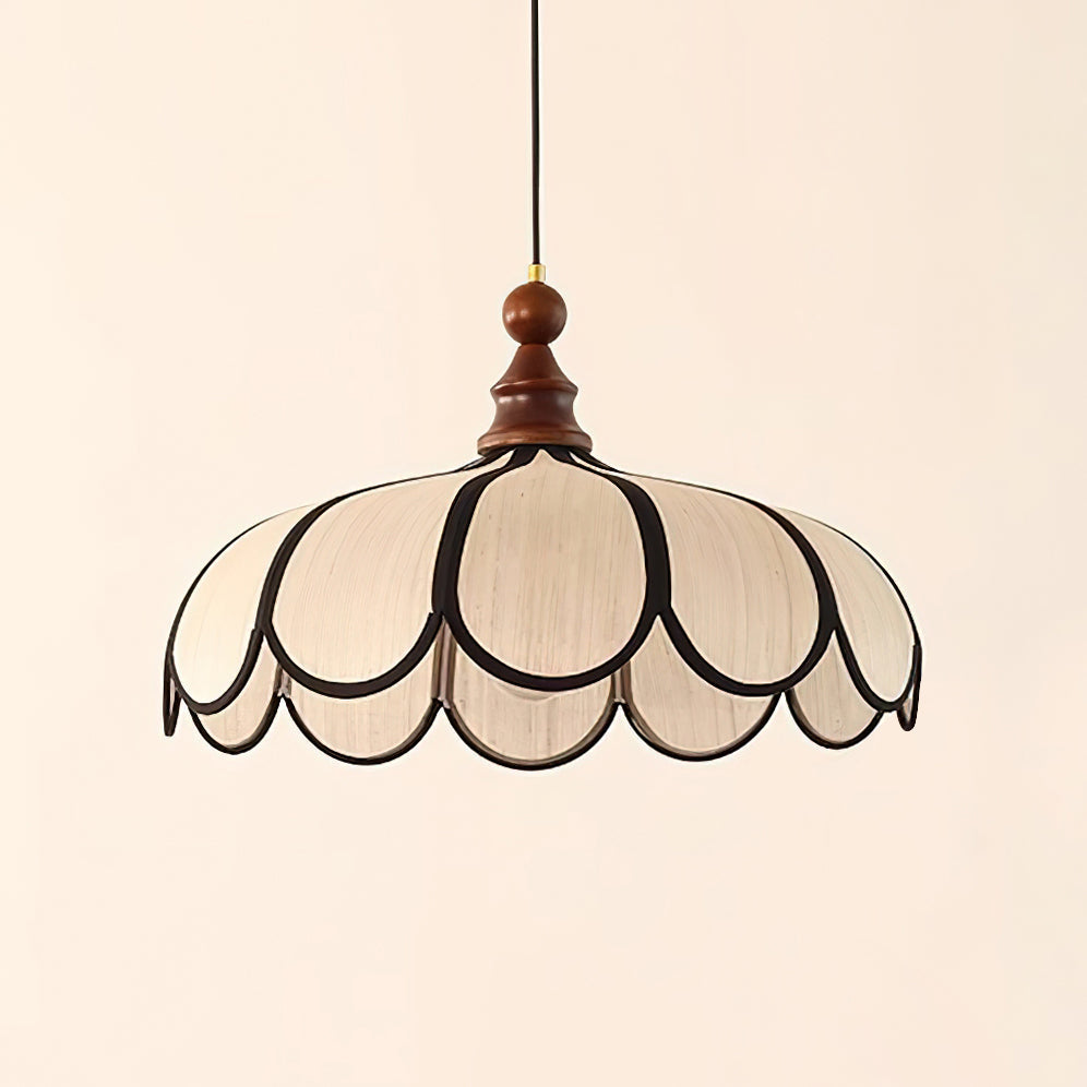 Hanglamp met geschulpte bloemblaadjes