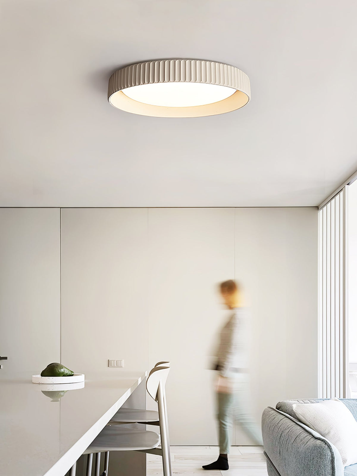 Geribbelde plafondlamp met harslampenkap
