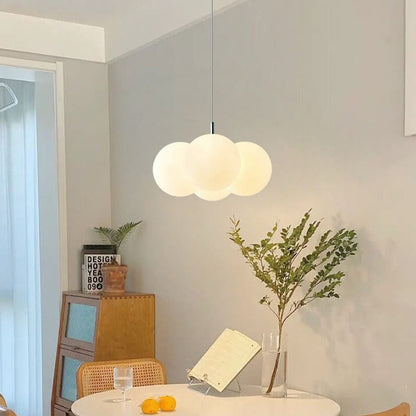 Noordse plafondlamp geïnspireerd op wolken
