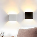 Kubusvormige wandlamp