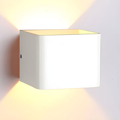 Kubusvormige wandlamp