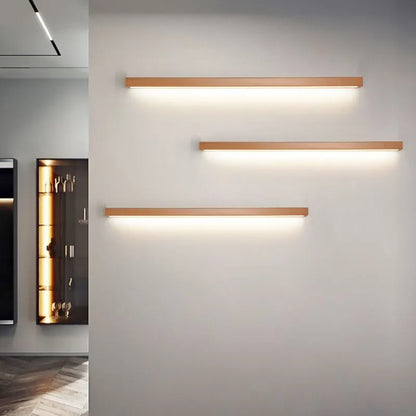 Moderne lineaire houten wandlamp
