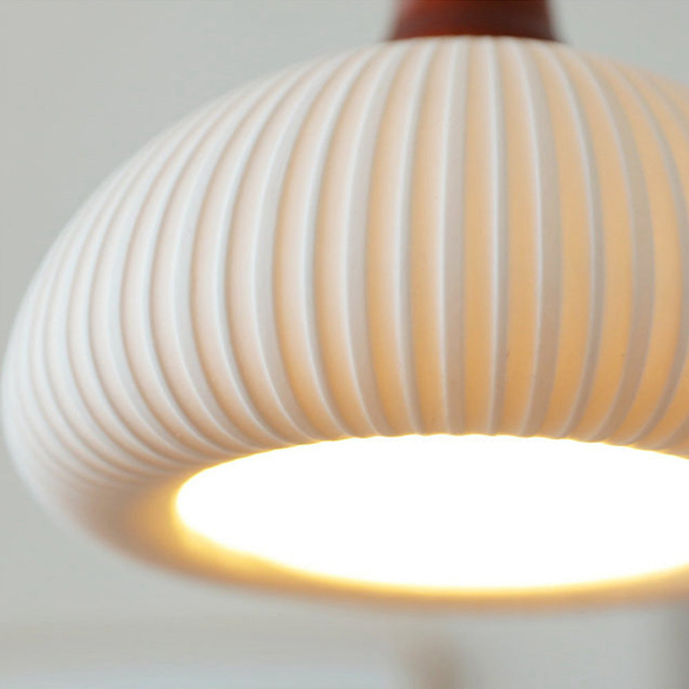Met de hand gemaakte witte keramische lamp
