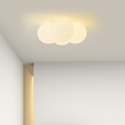 Noordse plafondlamp geïnspireerd op wolken
