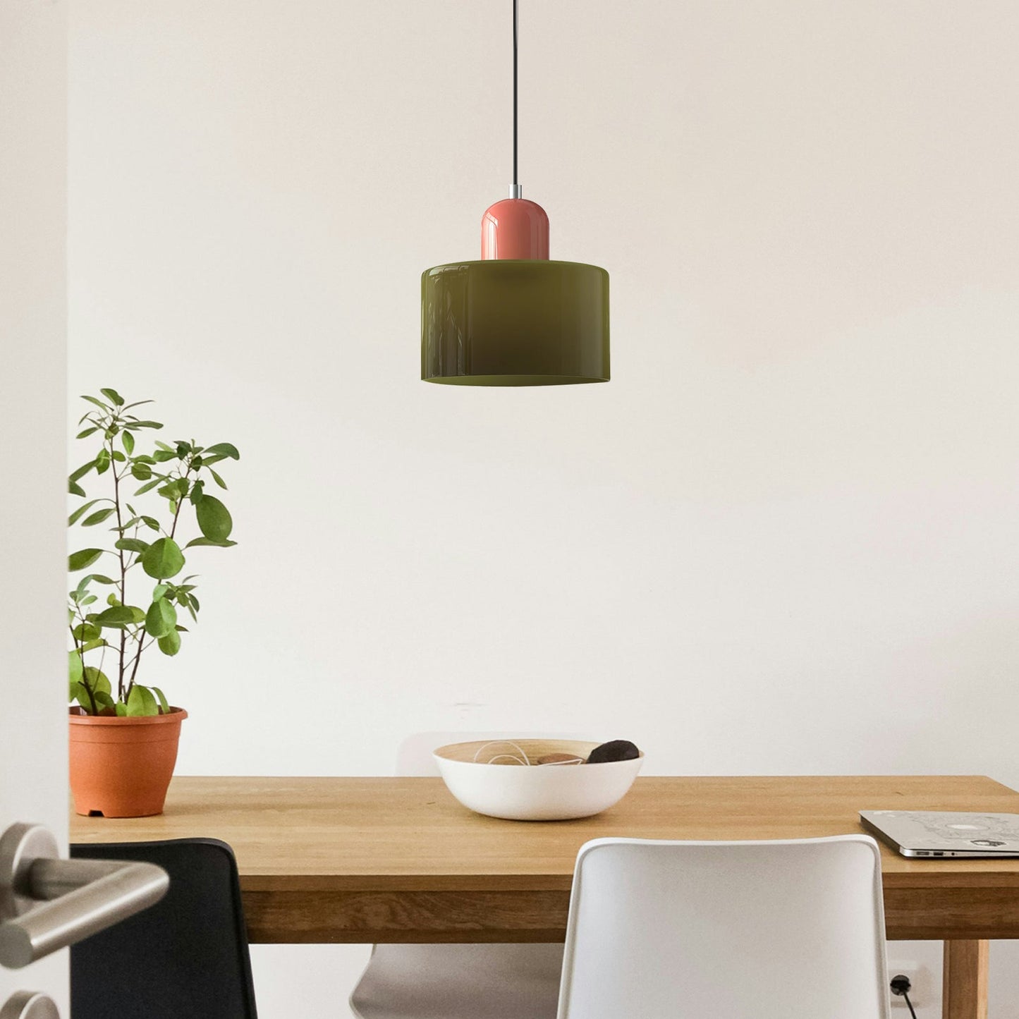 Kleine glazen hanglamp in Bauhaus-stijl