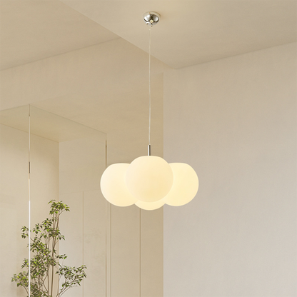 Noordse plafondlamp geïnspireerd op wolken
