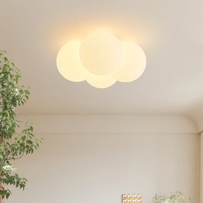 Noordse plafondlamp geïnspireerd op wolken