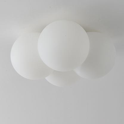 Noordse plafondlamp geïnspireerd op wolken