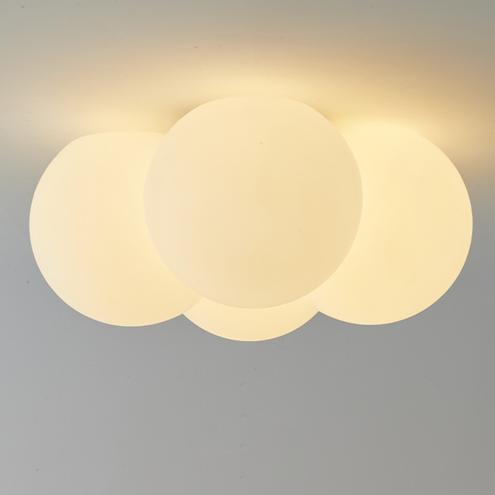 Noordse plafondlamp geïnspireerd op wolken