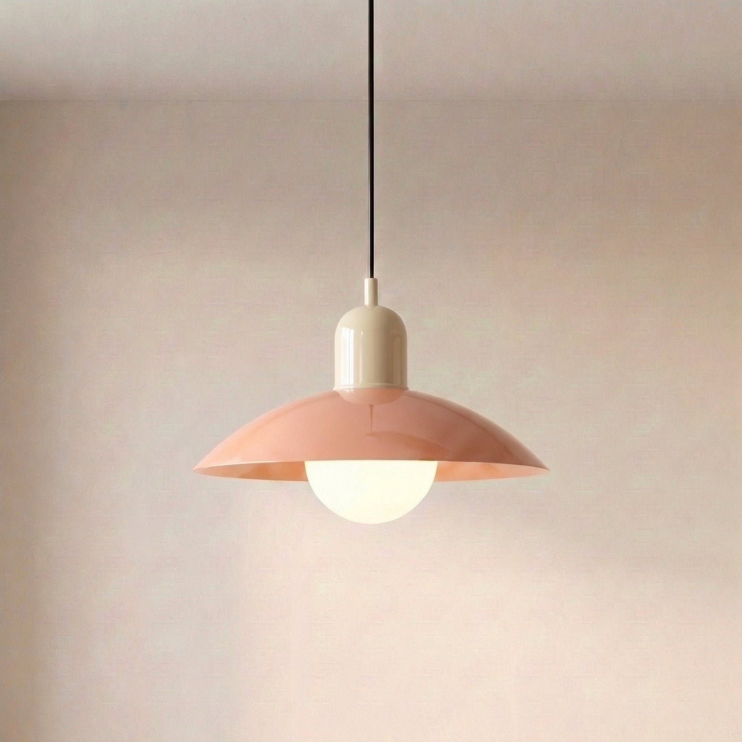 Moderne hanglamp met kleurontwerp