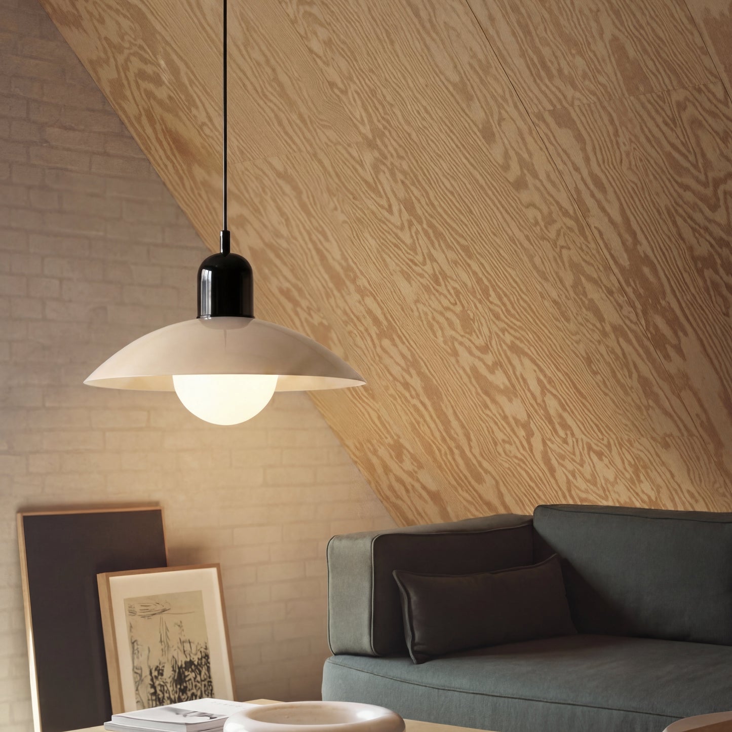 Moderne hanglamp met kleurontwerp