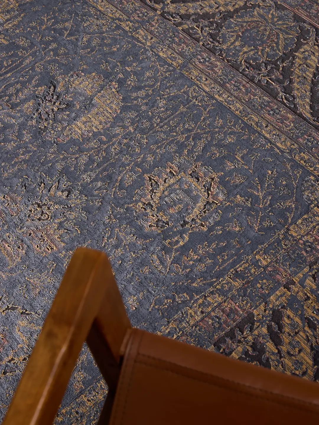 Blauwe vintage vloerkleed woonkamer