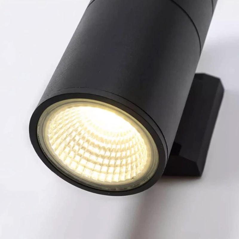 Moderne waterdichte LED-buitenmuurverlichting met op- en neerwaartse lichtbundel
