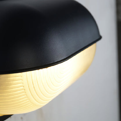 Industriële buitenmuurlamp met geribbeld glas