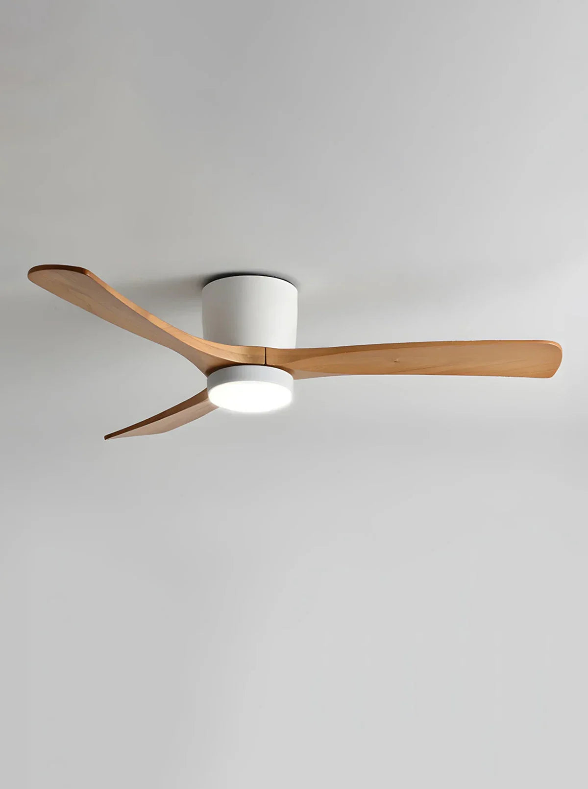 Moderne houten propeller plafondventilator met licht