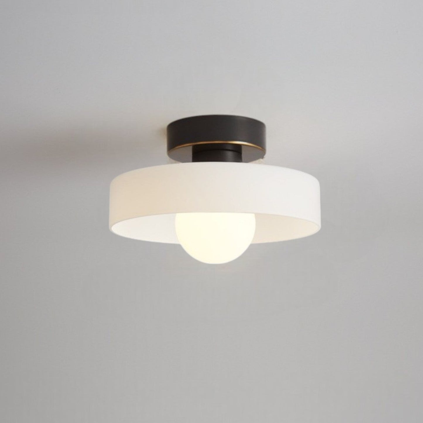 Moderne plafondlamp in Bauhaus-stijl