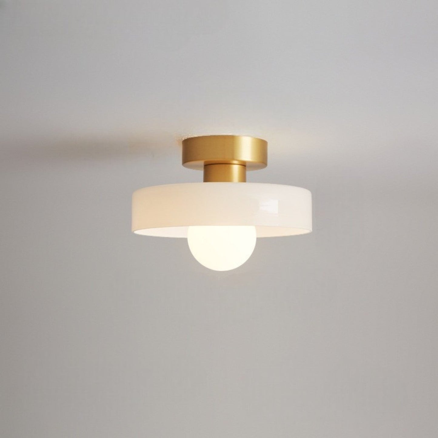 Moderne plafondlamp in Bauhaus-stijl