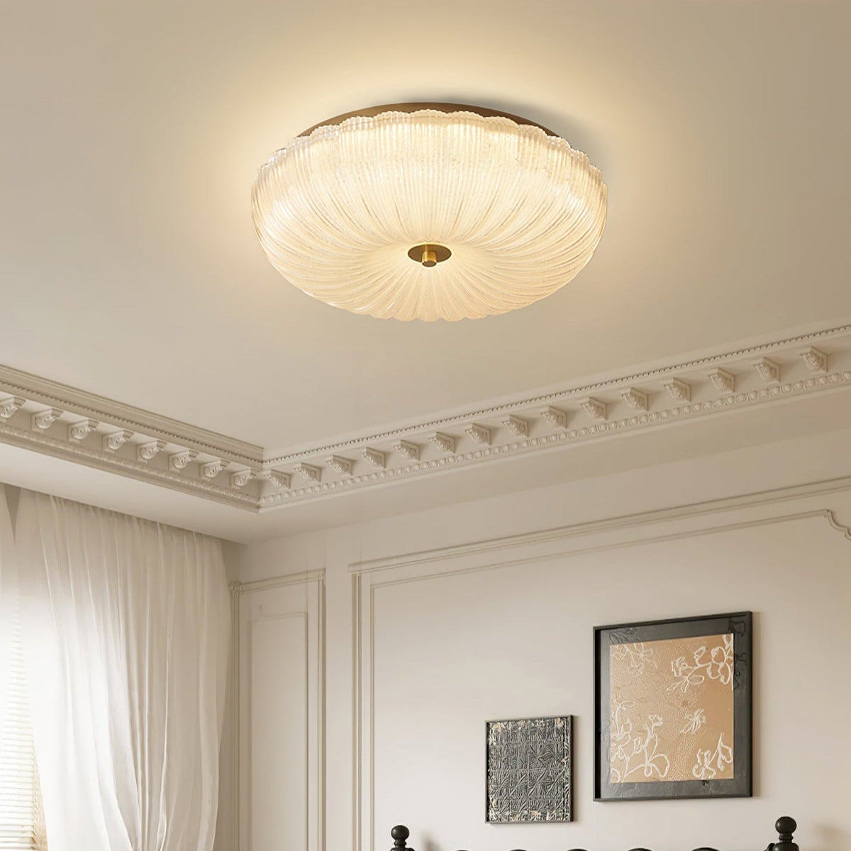 Moderne plafondlamp van geribbeld glas