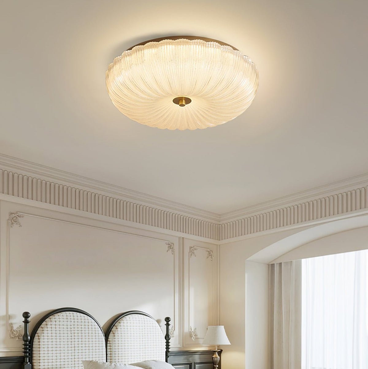 Moderne plafondlamp van geribbeld glas