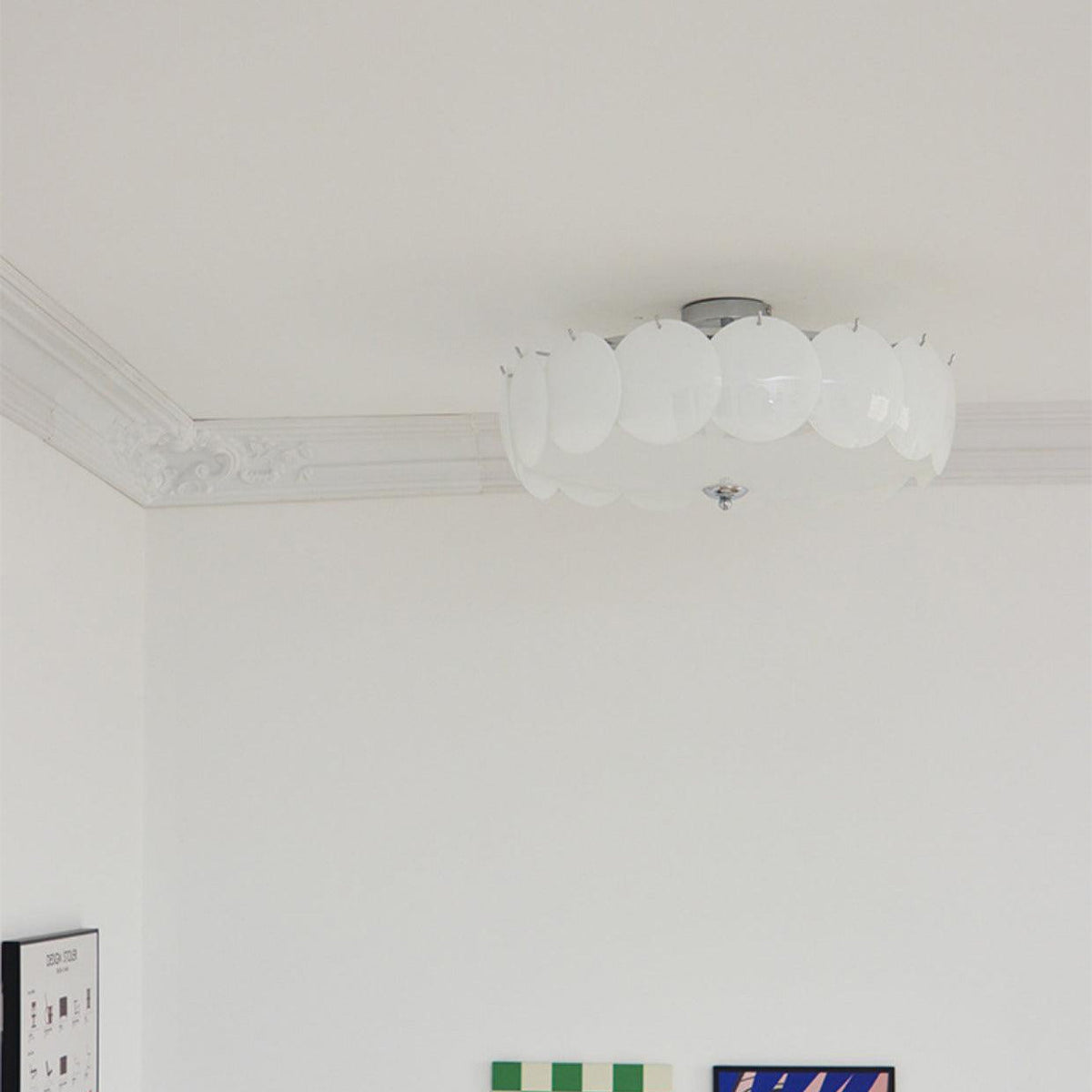 Plafondlamp met bloemvormig glazen glas-in-loodontwerp en halfverzonken montage