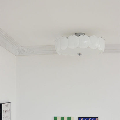 Plafondlamp met bloemvormig glazen glas-in-loodontwerp en halfverzonken montage