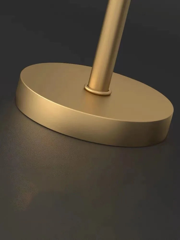 Gouden glazen bol tafellamp