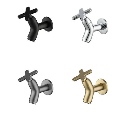 Aan de muur gemonteerde koudwaterkraan van messing