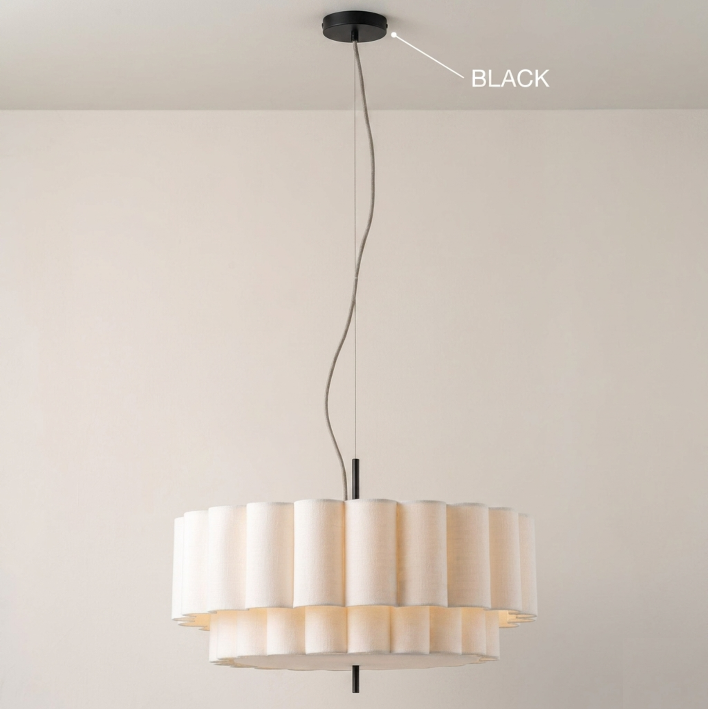 Grote lamp met geschulpte rand