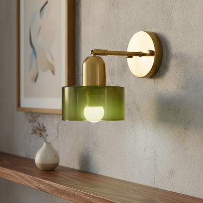 Kleurrijke glazen wandlamp in Bauhaus-stijl