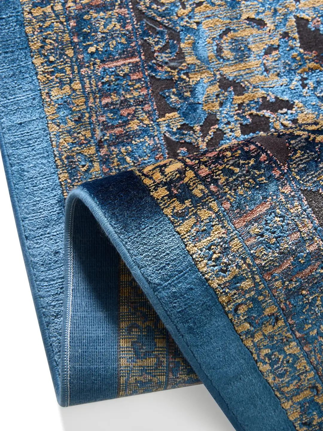 Blauwe vintage vloerkleed woonkamer