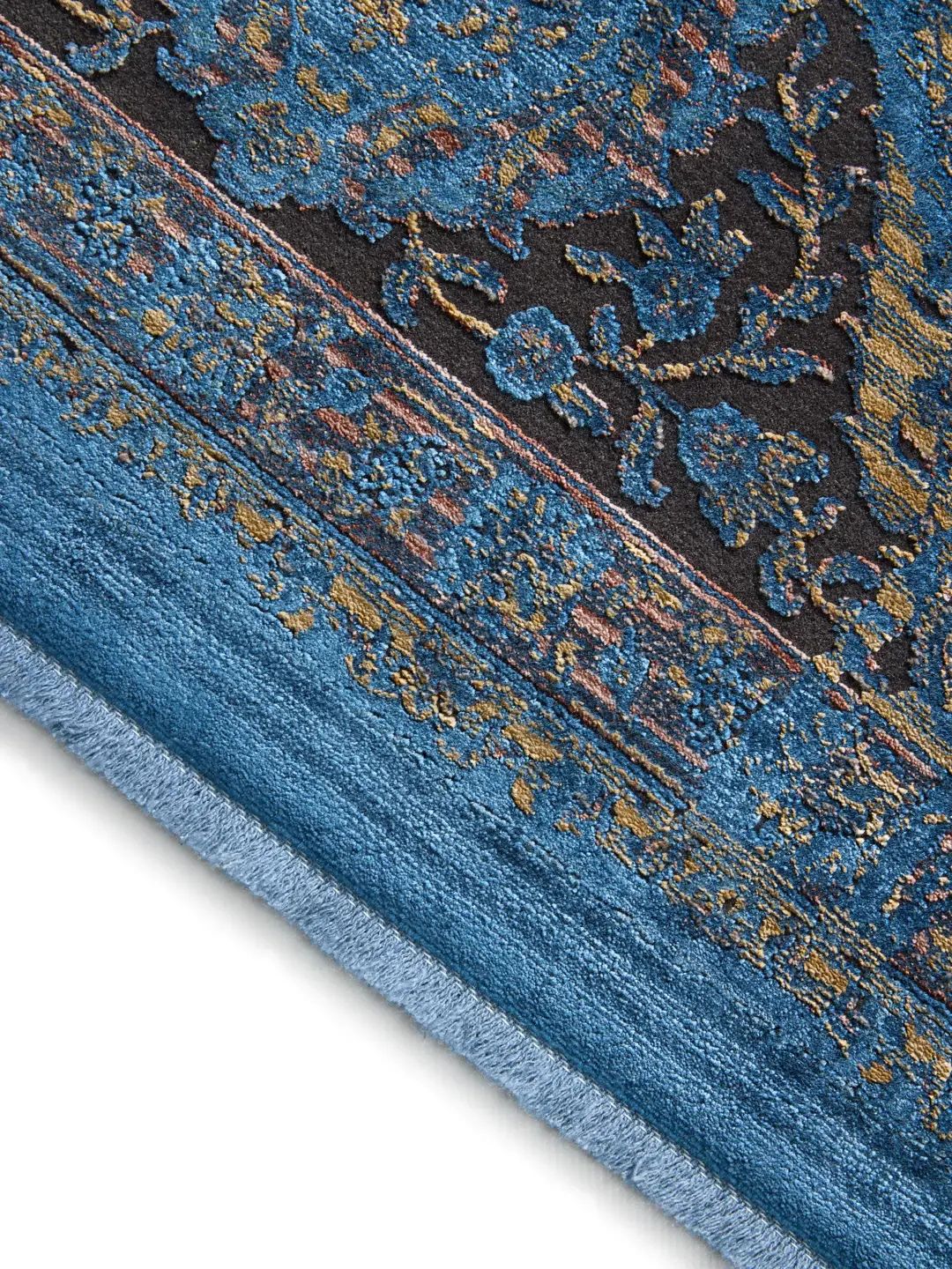 Blauwe vintage vloerkleed woonkamer