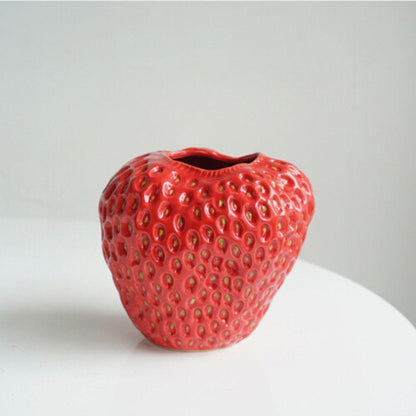 Aardbeienvormige sierlijke vaas van keramiek