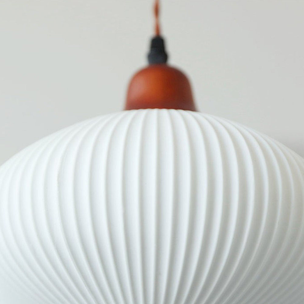 Met de hand gemaakte witte keramische lamp