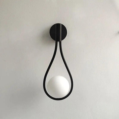 Orvenna Globe-wandlamp van ijzer in druppelvorm