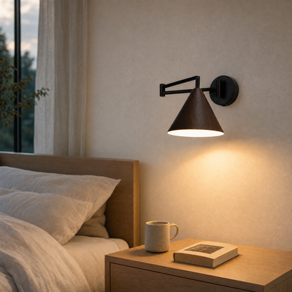 Linnoro Scandinavische wandlamp met zwenkarm en houteffect
