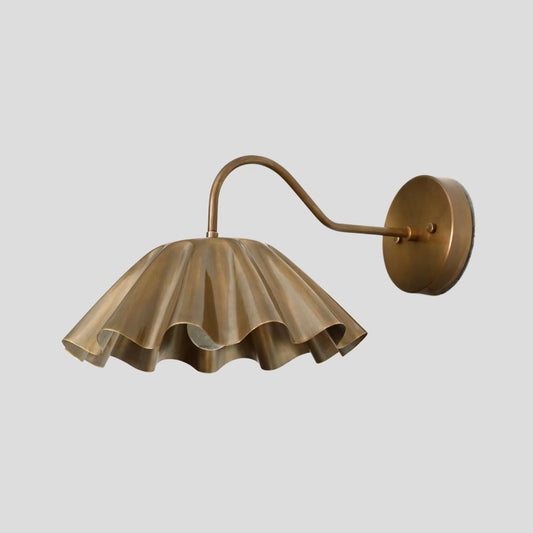 Ruffora organische messing wandlamp met bloemmotief