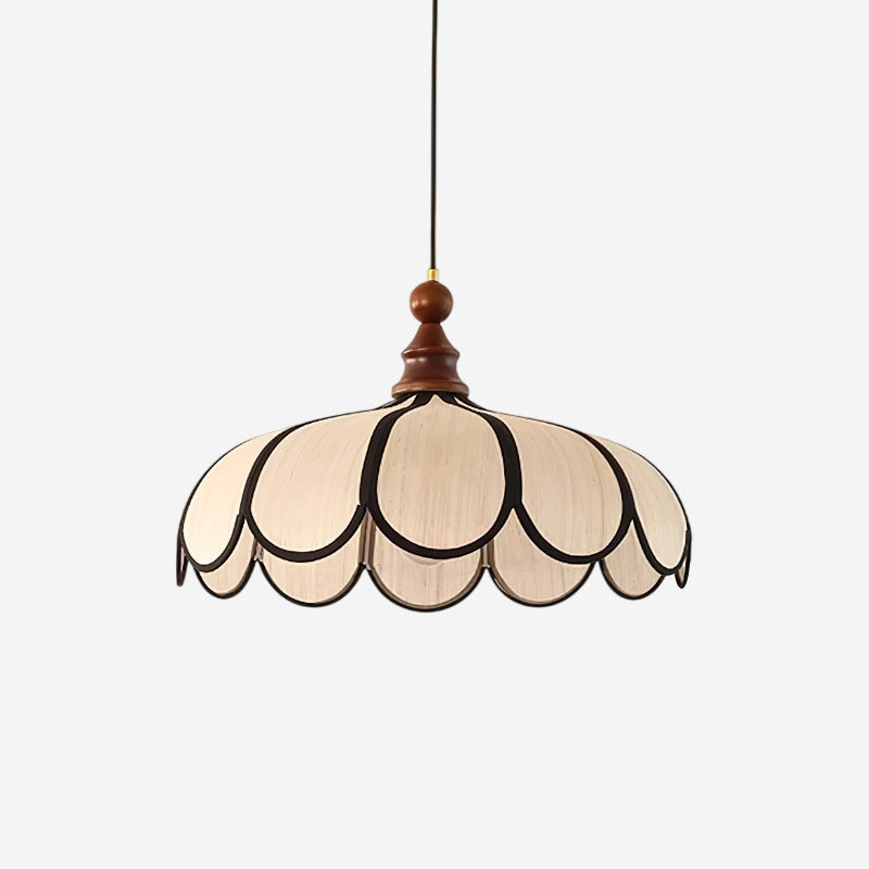 Hanglamp met geschulpte bloemblaadjes