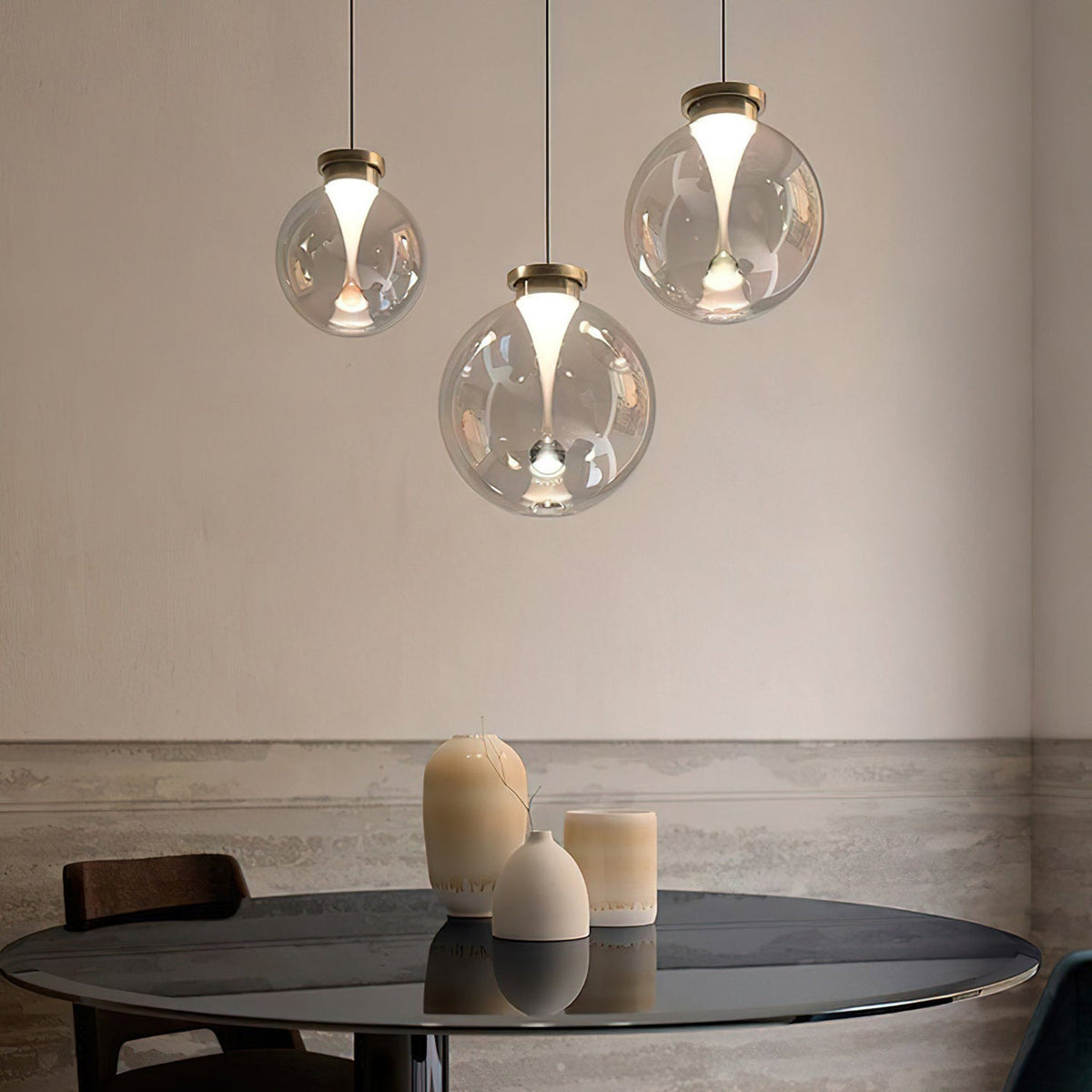 Hanglamp met bol van getint glas
