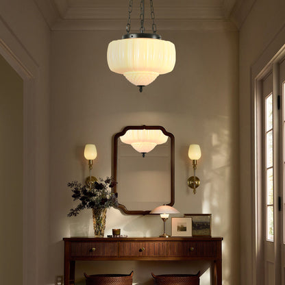 Geribde hanglamp van melkglas