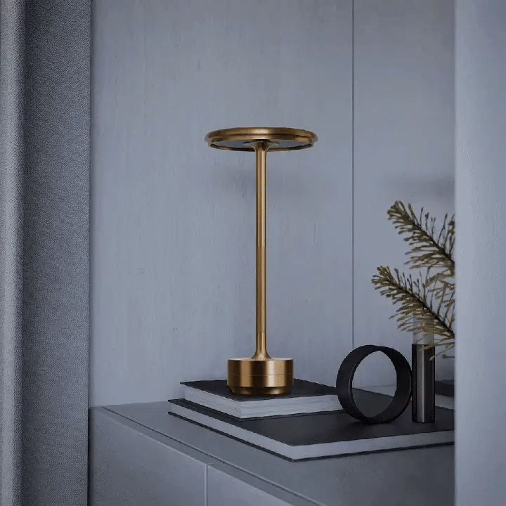 Korvath minimalistische aluminium tafellamp