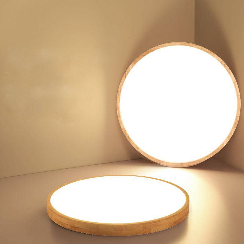Lumivale Scandinavische plafondlamp van eikenhout, vlak gemonteerd