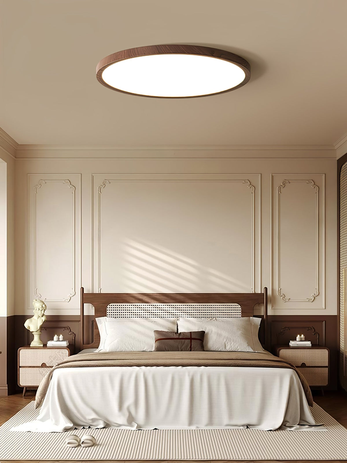 Slanke plafondlamp van walnoot met vlakke montage