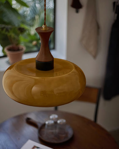 Amberkleurige glazen hanglamp met stekker