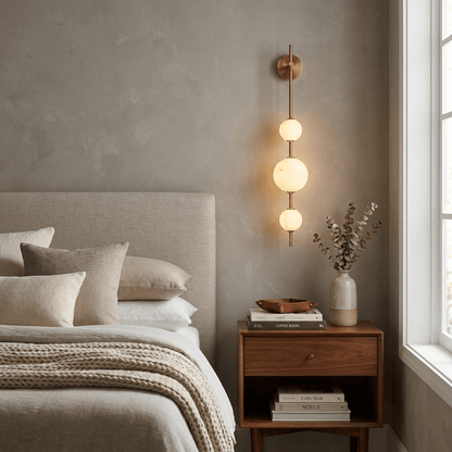 Wandlamp met albasten bol