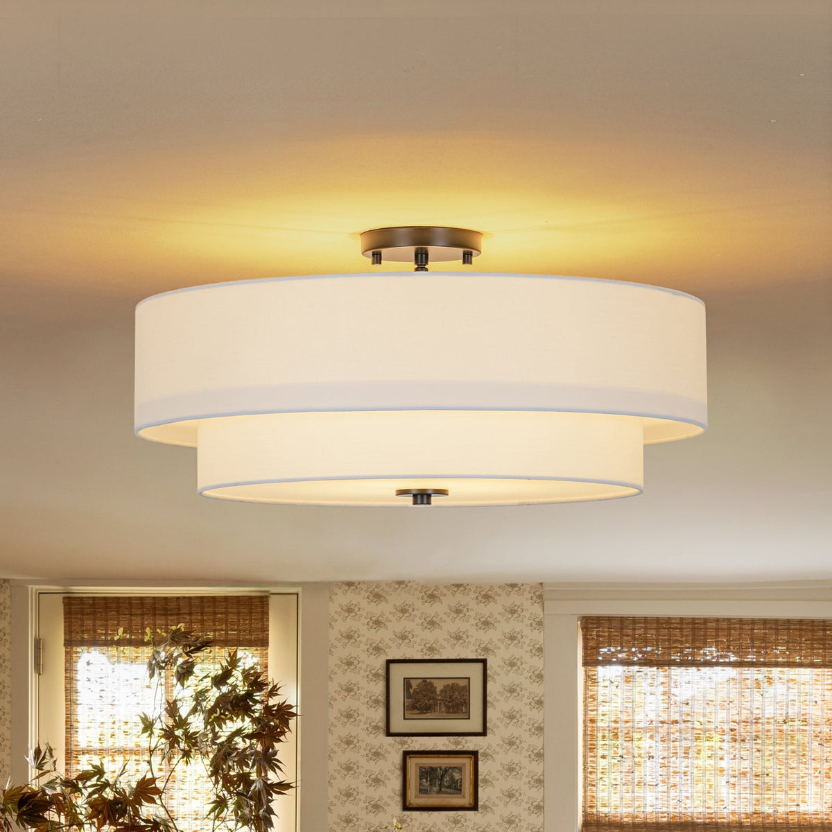 Half-inbouwlamp met witte linnen kap in trommelvorm