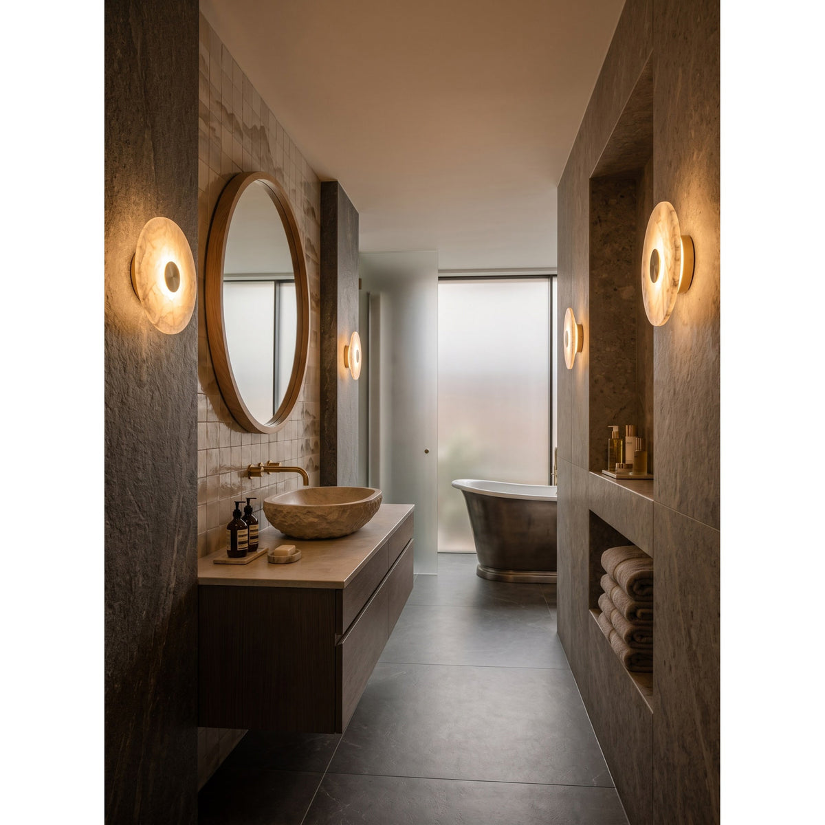Sculpturale wandlamp van albast