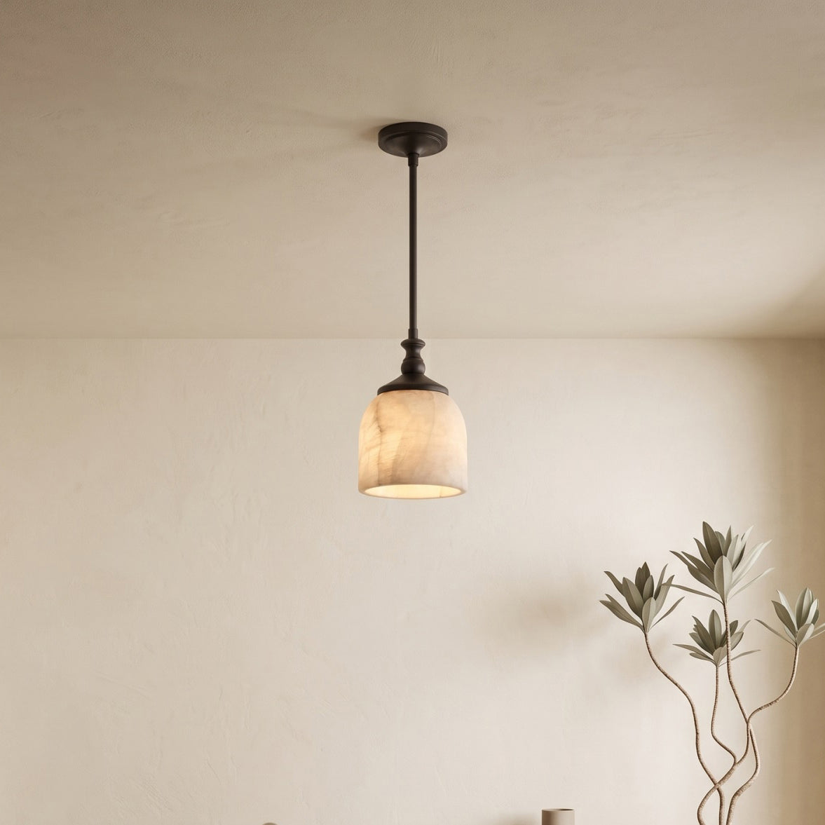 Hanglamp met albasten belvormige kap