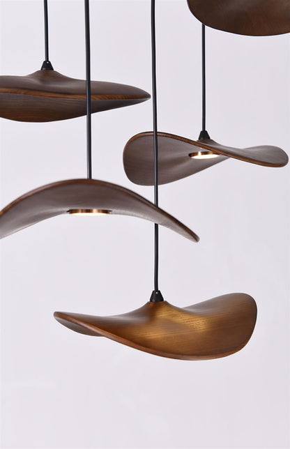 Golvende houten bladhanglamp