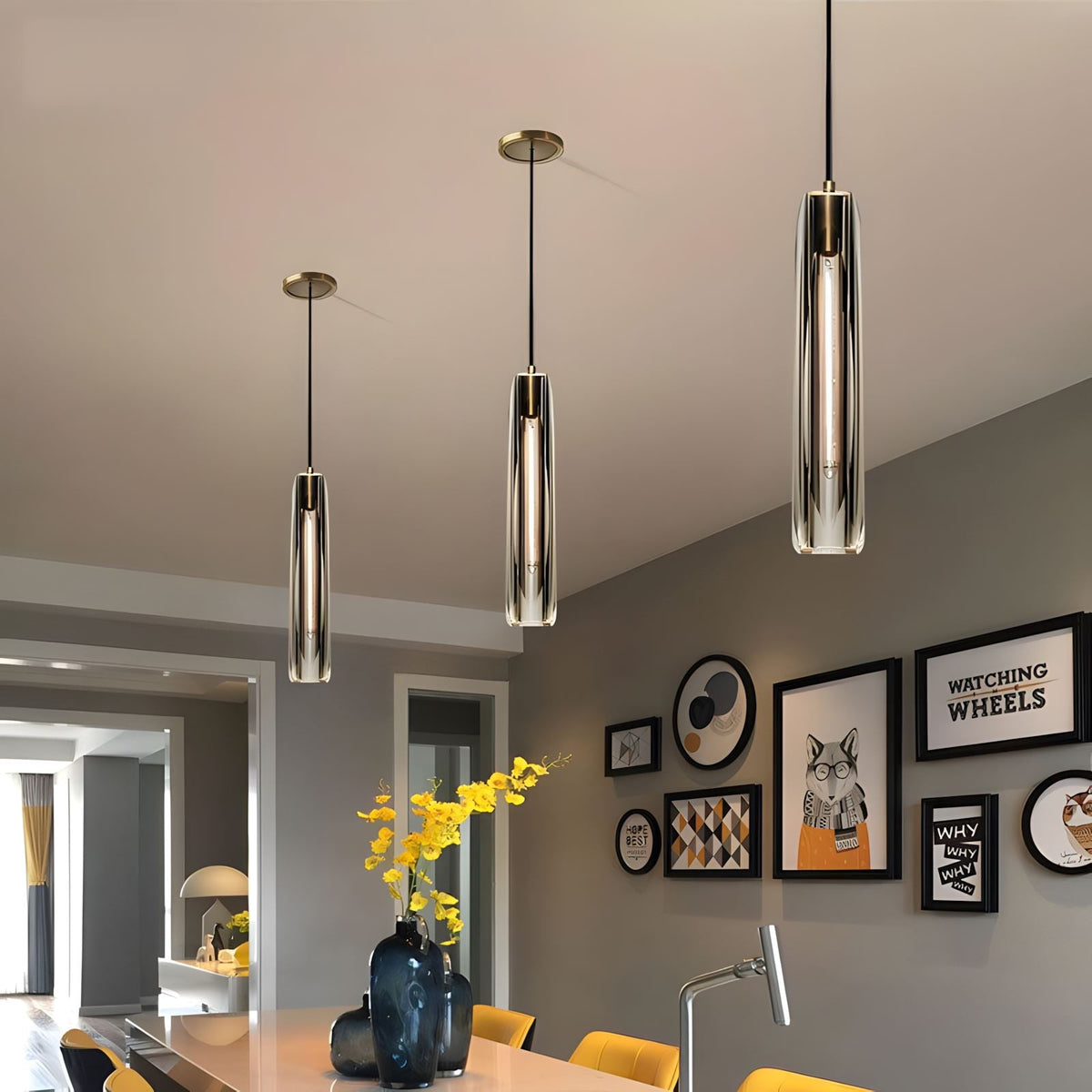 Messingkleurige hanglamp met kristallen staafjes
